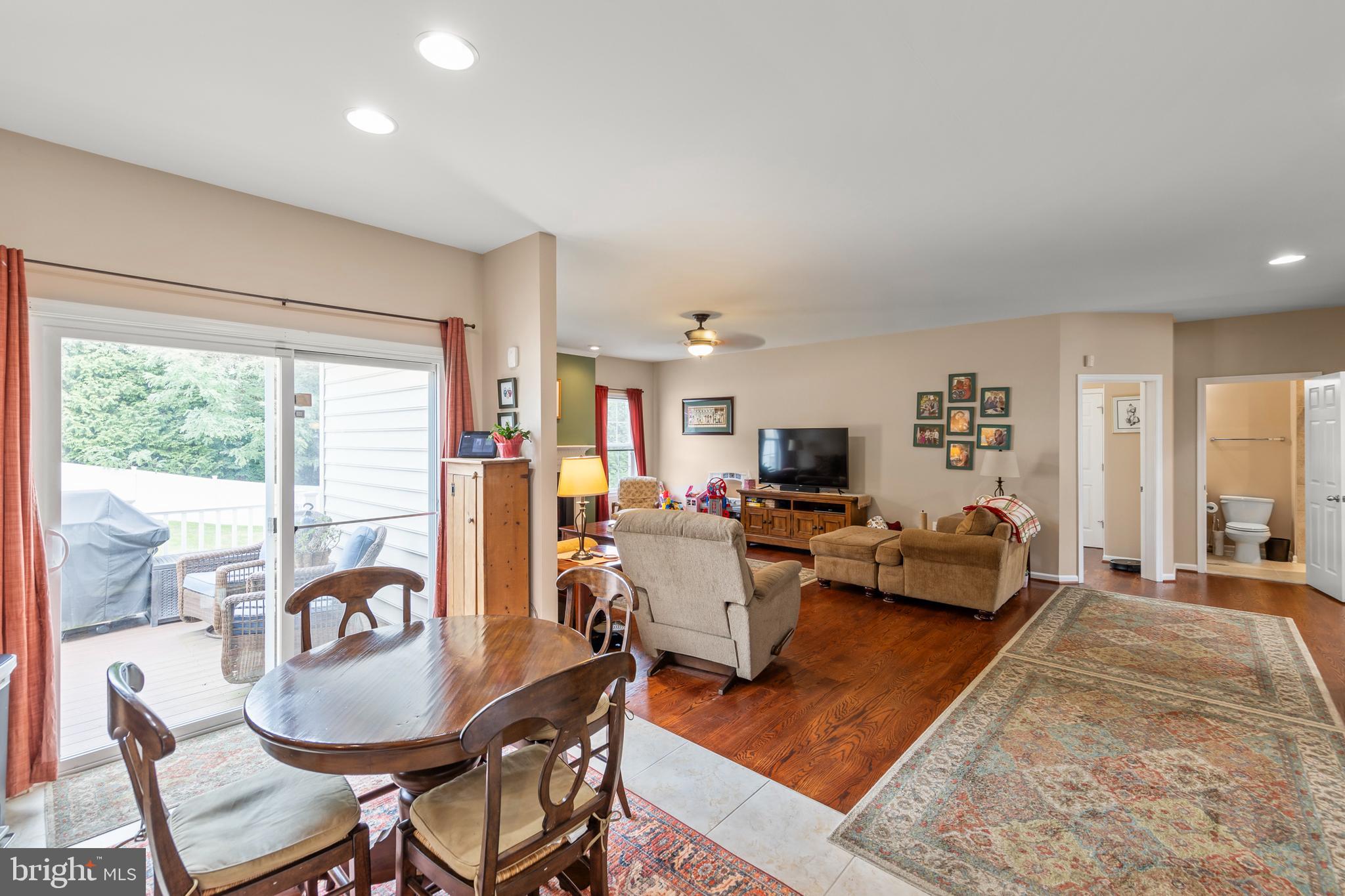 ROLLING HILLS ESTATES - Residential