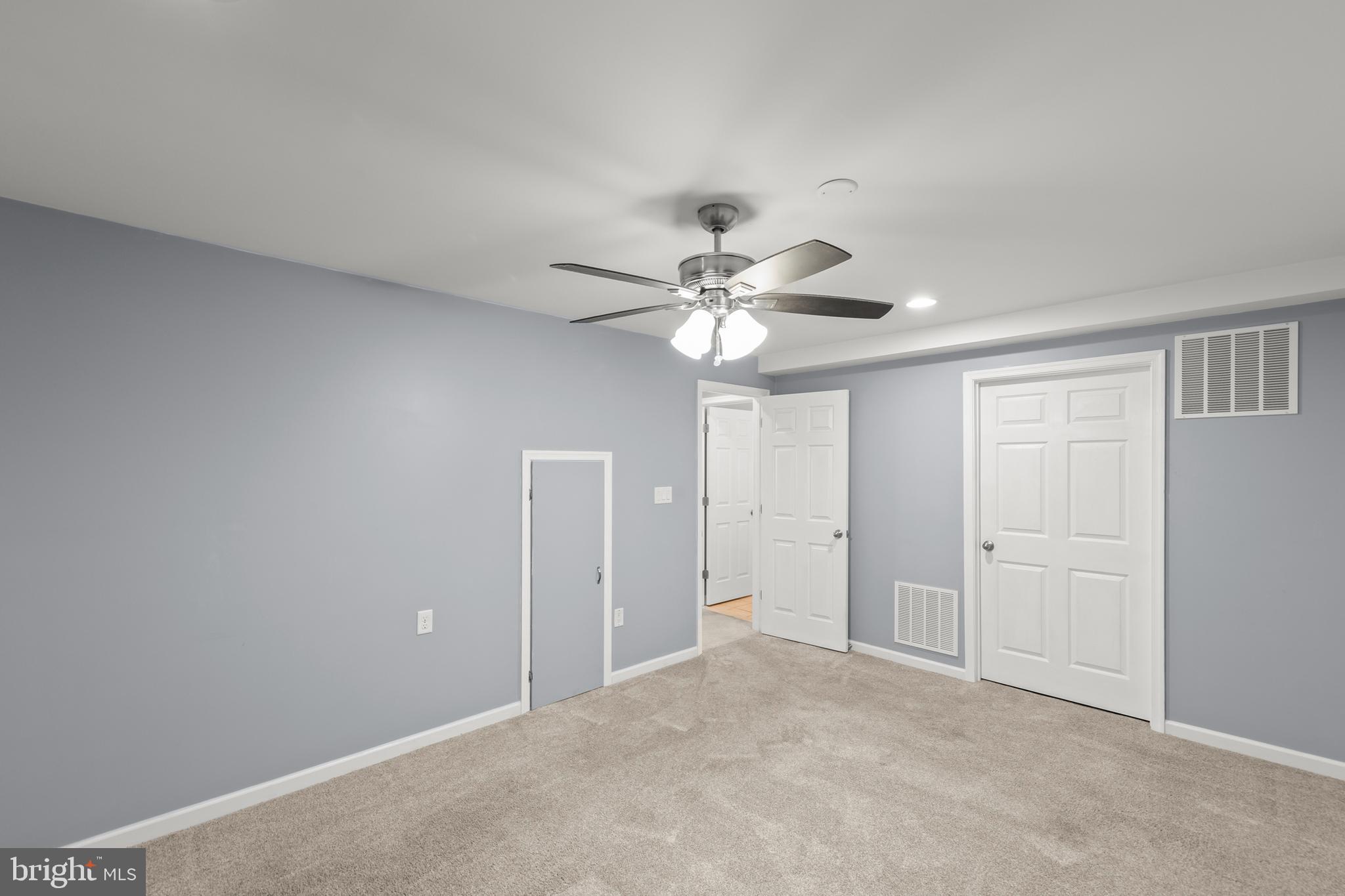 ROLLING HILLS ESTATES - Residential