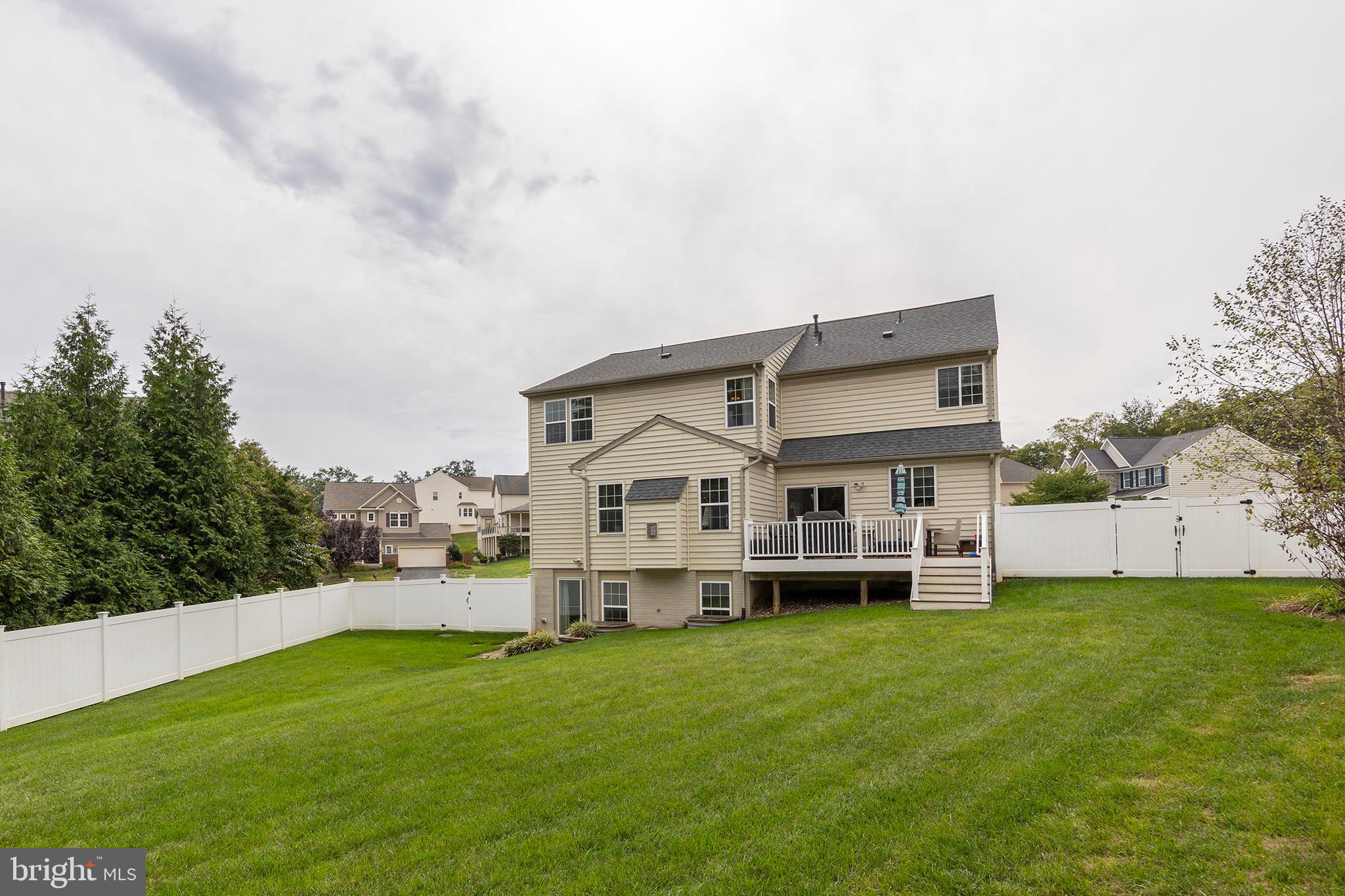 ROLLING HILLS ESTATES - Residential