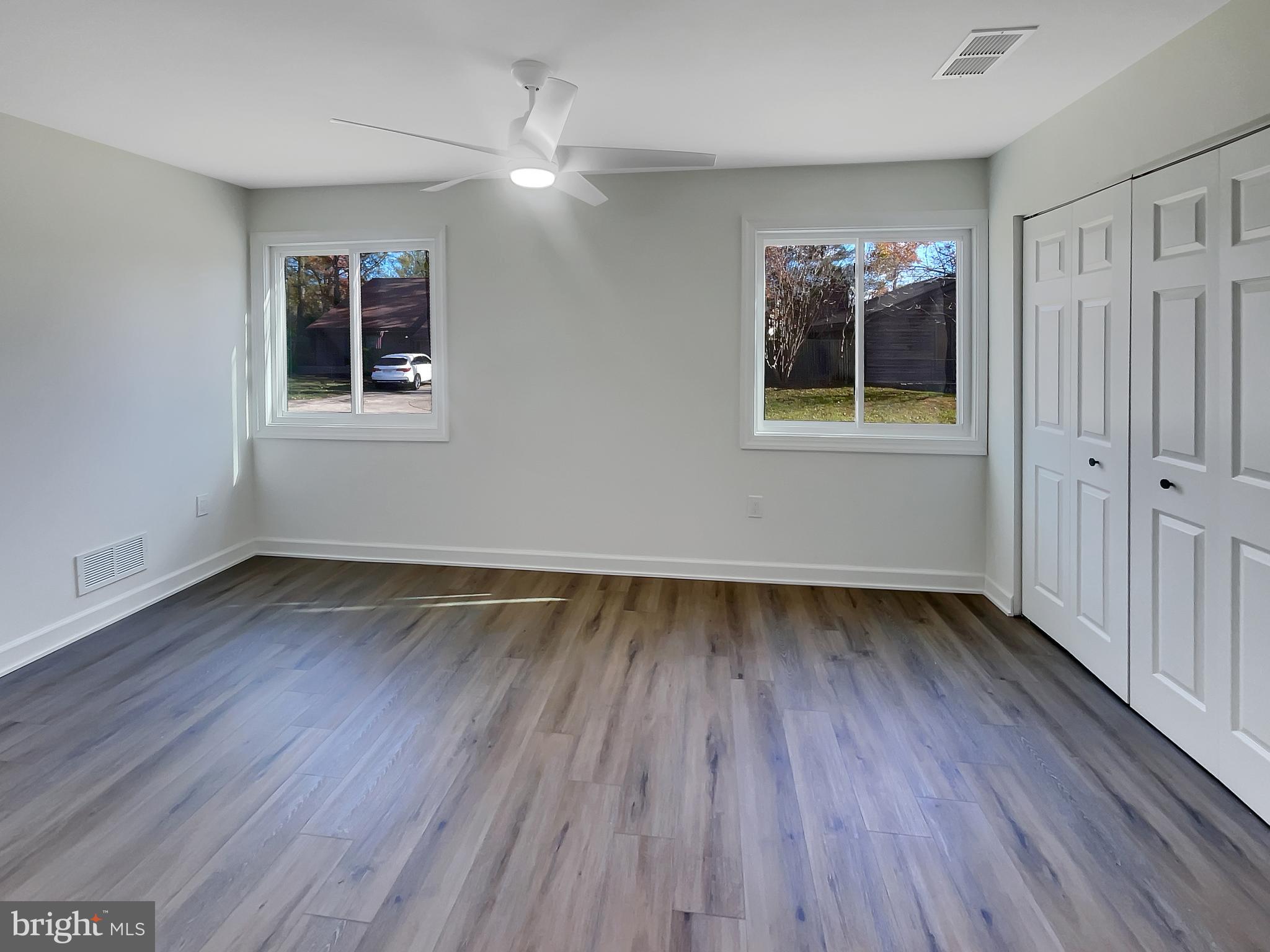 STONEYBROOKE - Residential