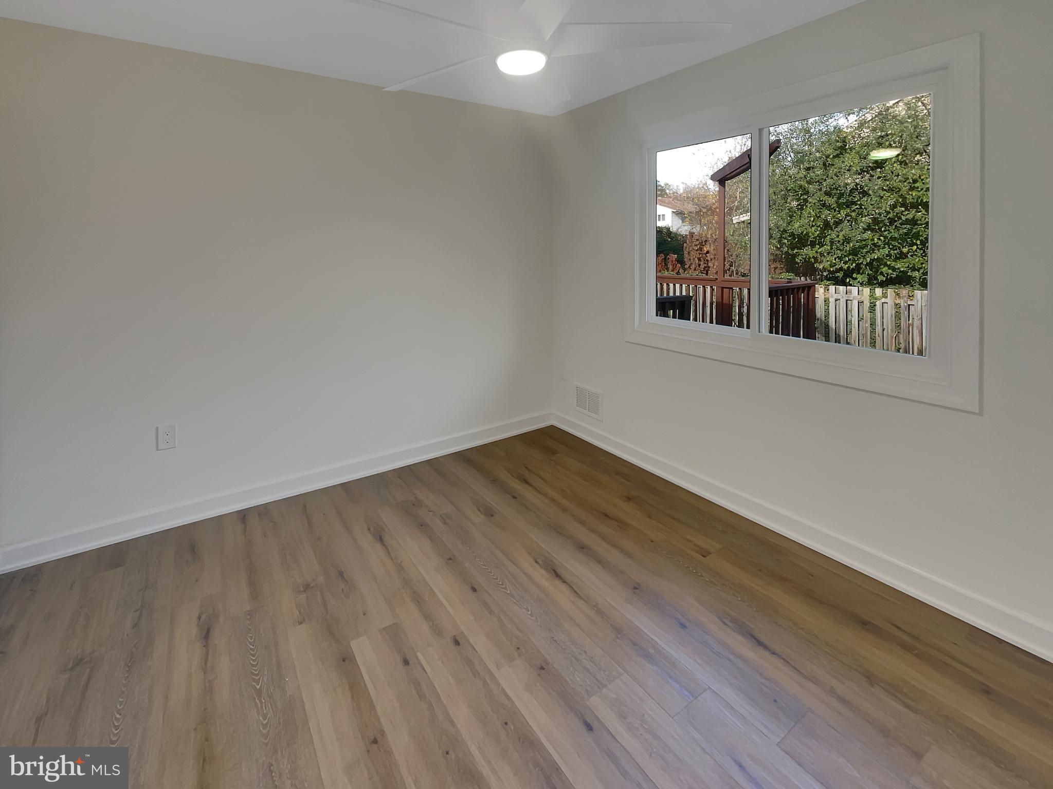 STONEYBROOKE - Residential