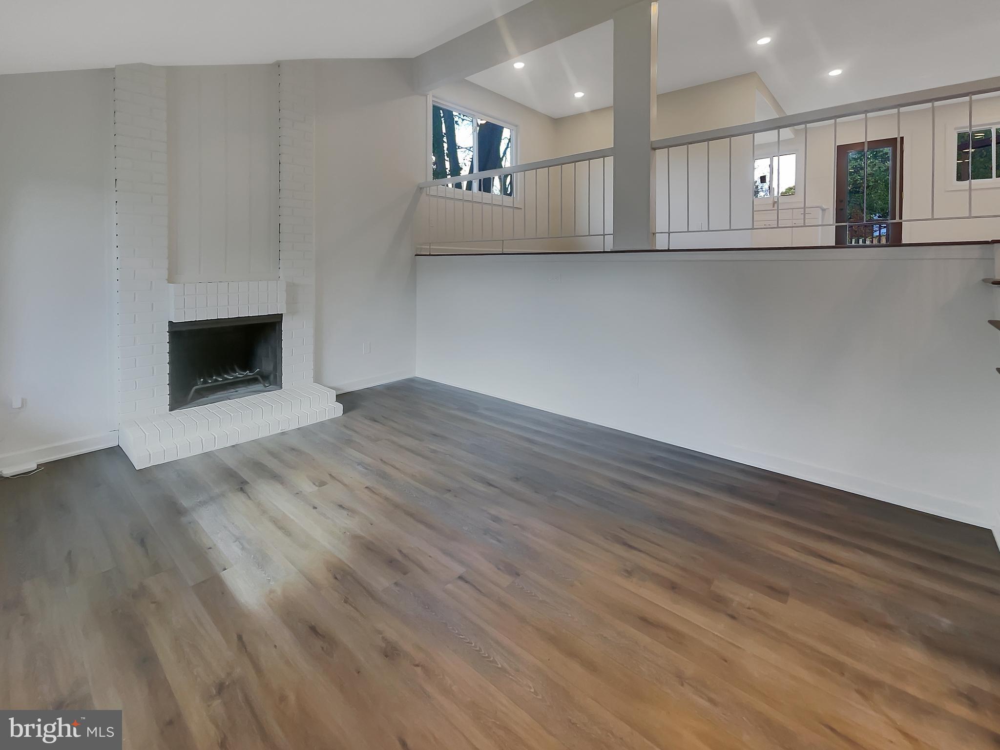 STONEYBROOKE - Residential