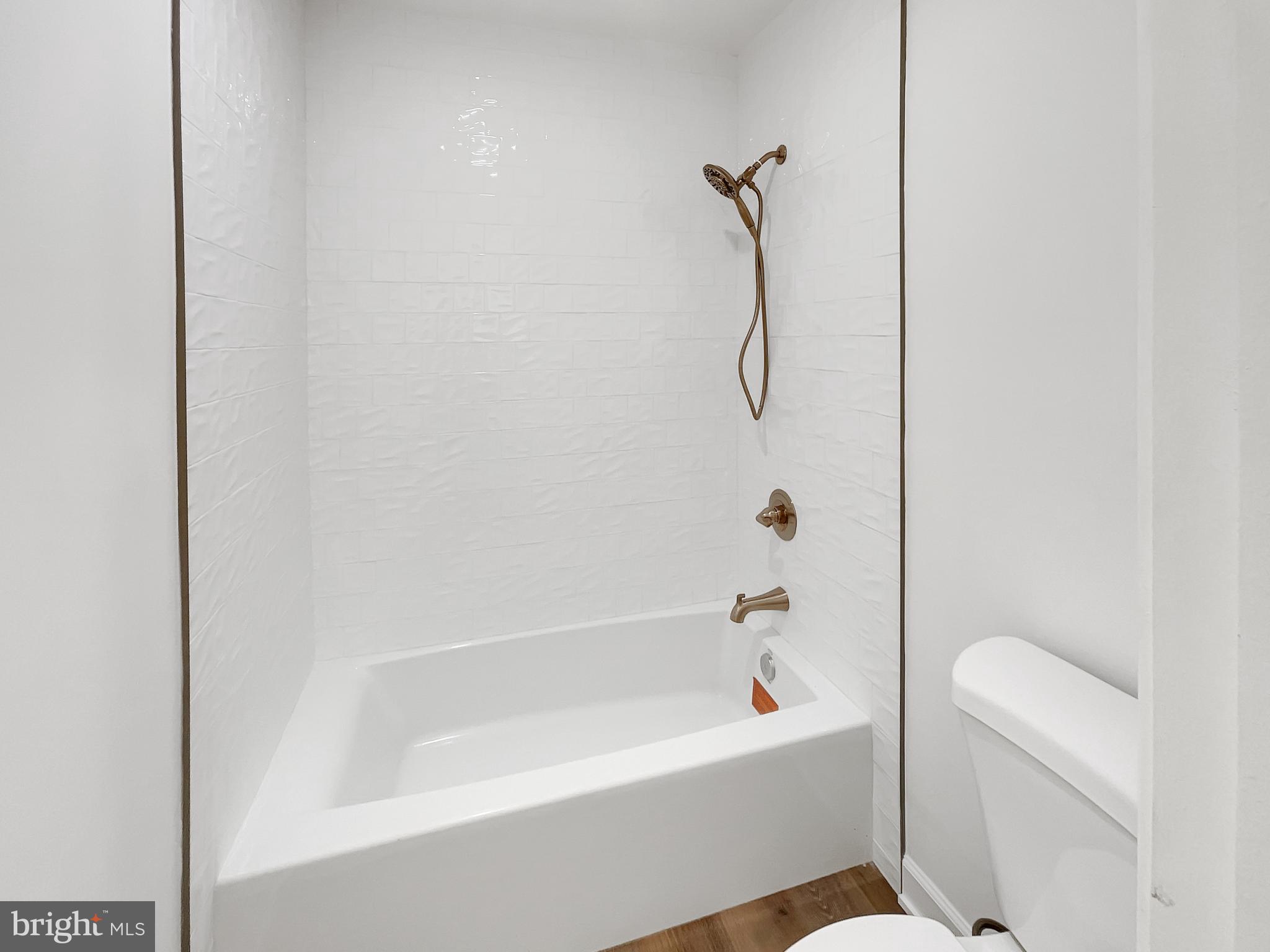 STONEYBROOKE - Residential