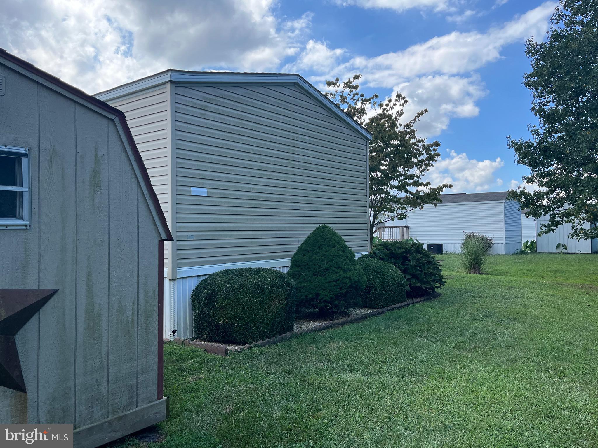 STRAWBERRY VILLAGE - Residential