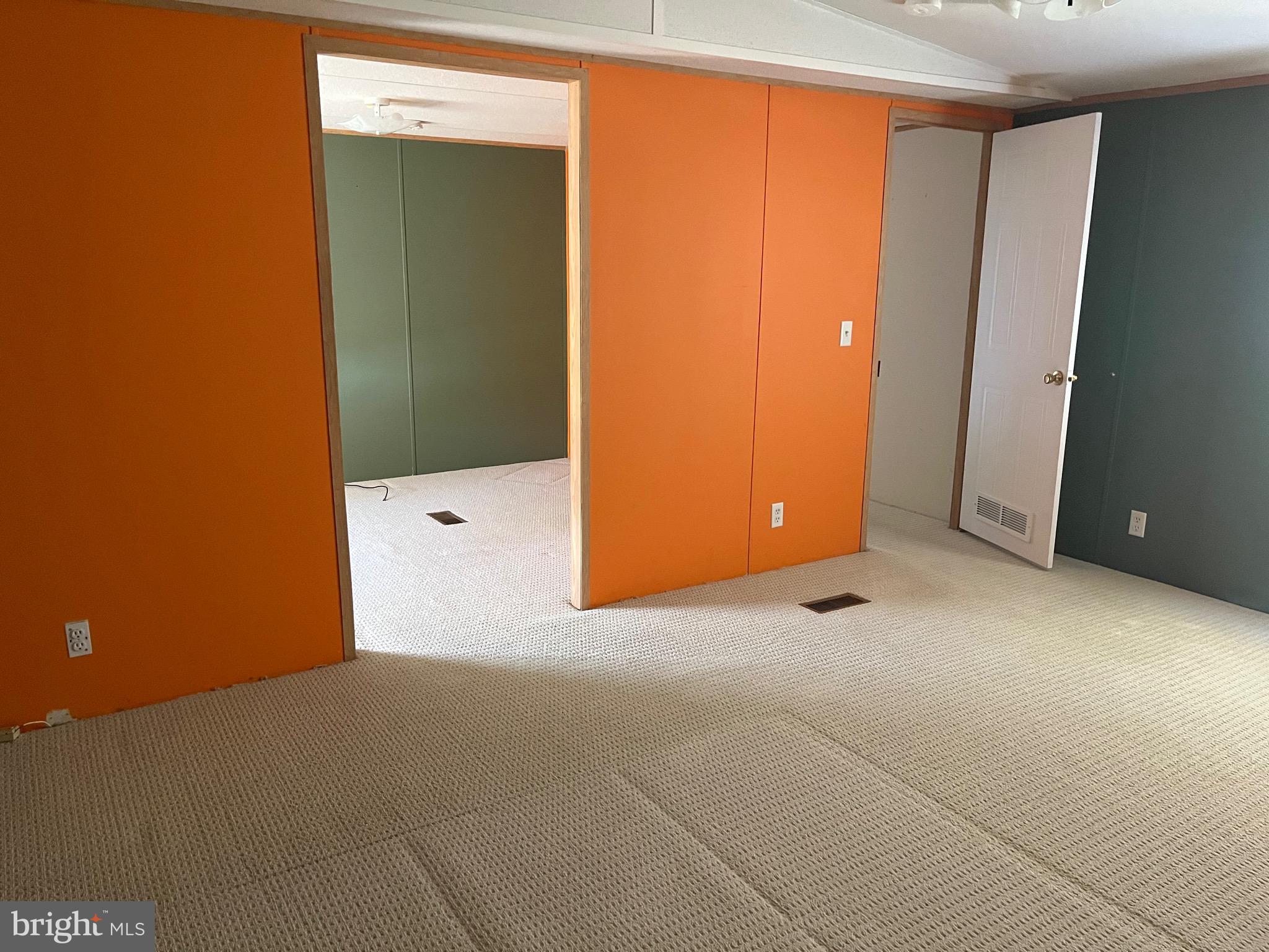 STRAWBERRY VILLAGE - Residential