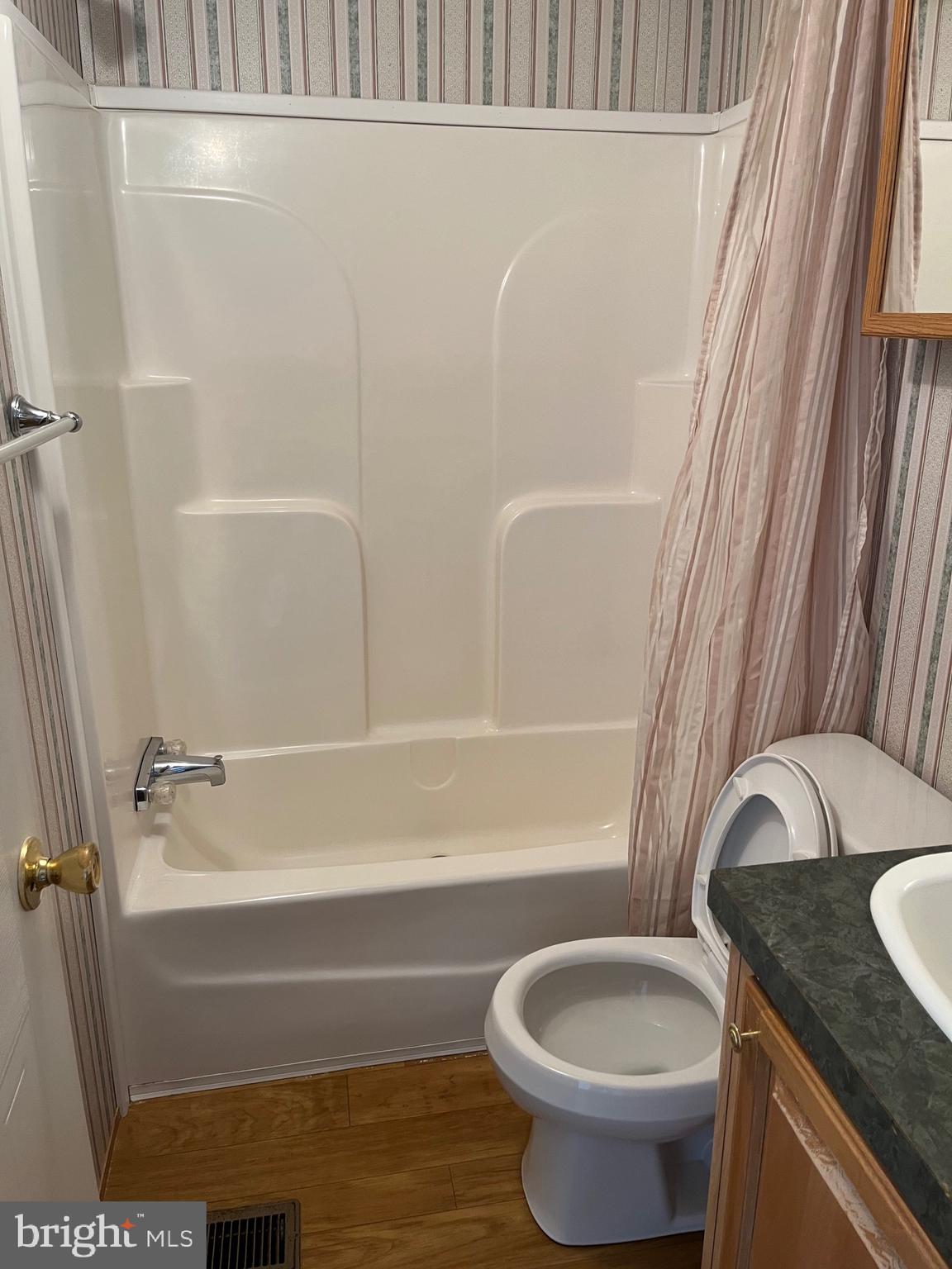 STRAWBERRY VILLAGE - Residential