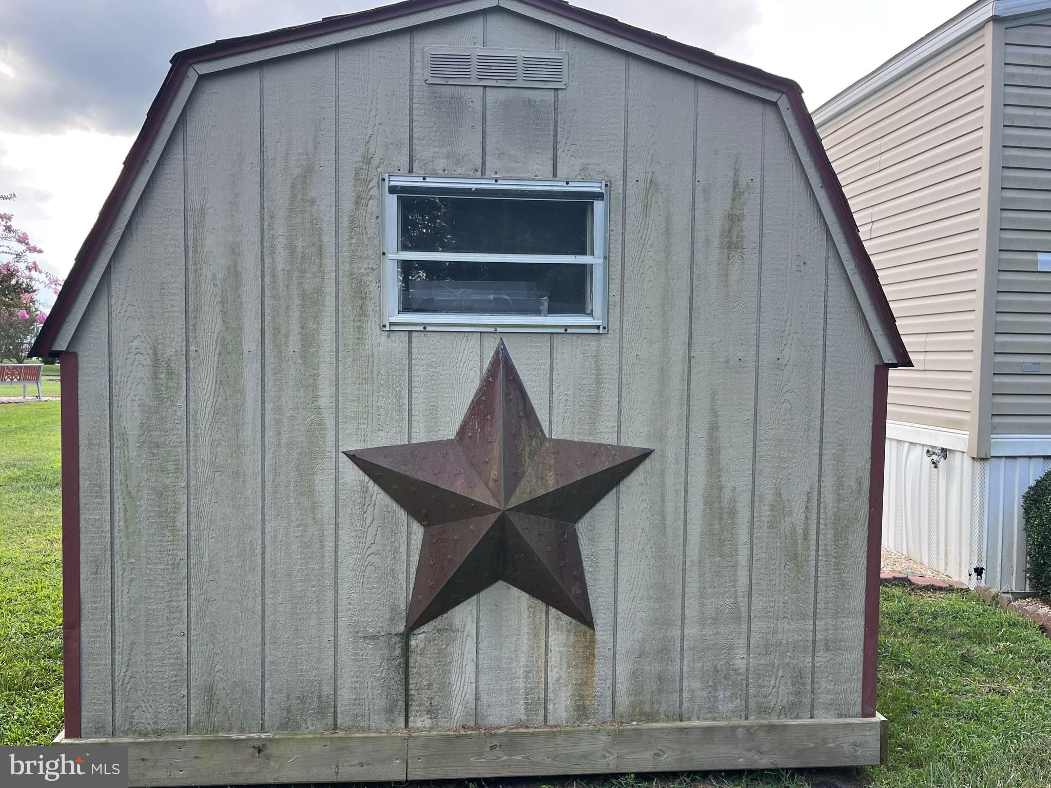 STRAWBERRY VILLAGE - Residential