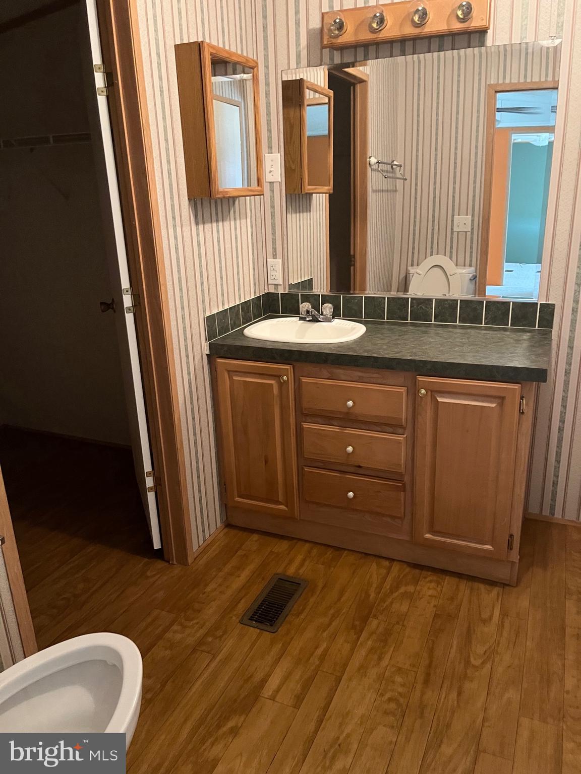 STRAWBERRY VILLAGE - Residential