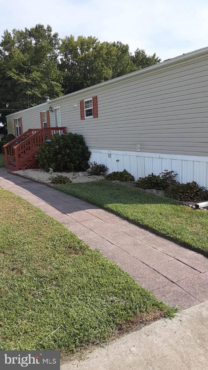 STRAWBERRY VILLAGE - Residential