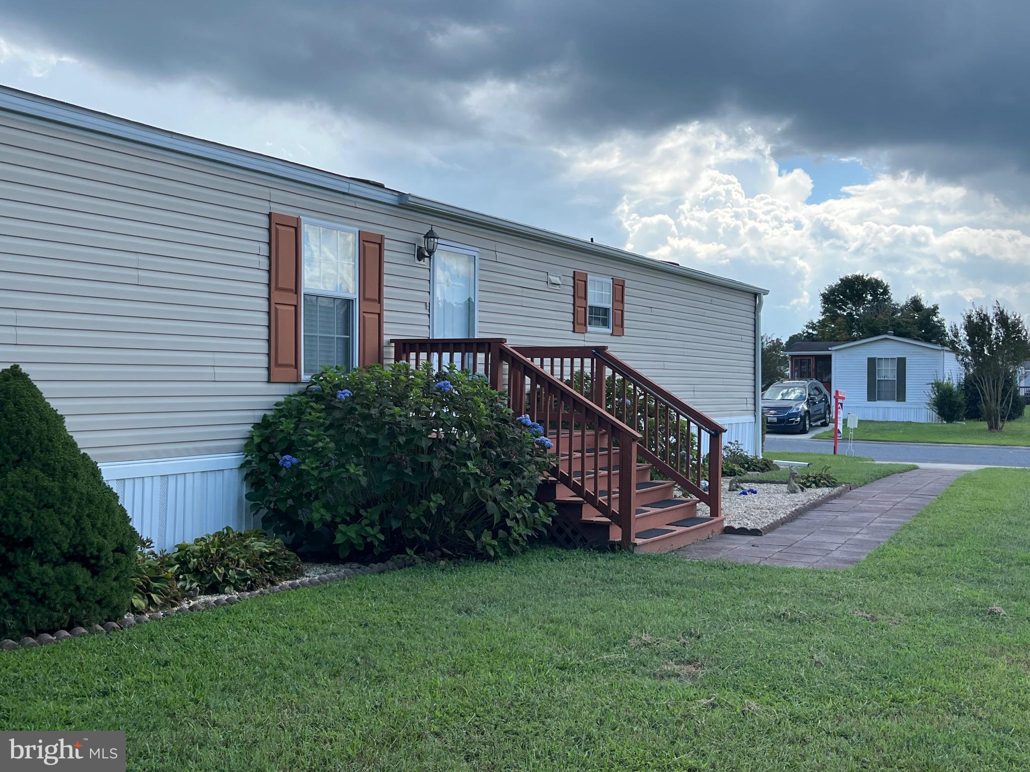 STRAWBERRY VILLAGE - Residential