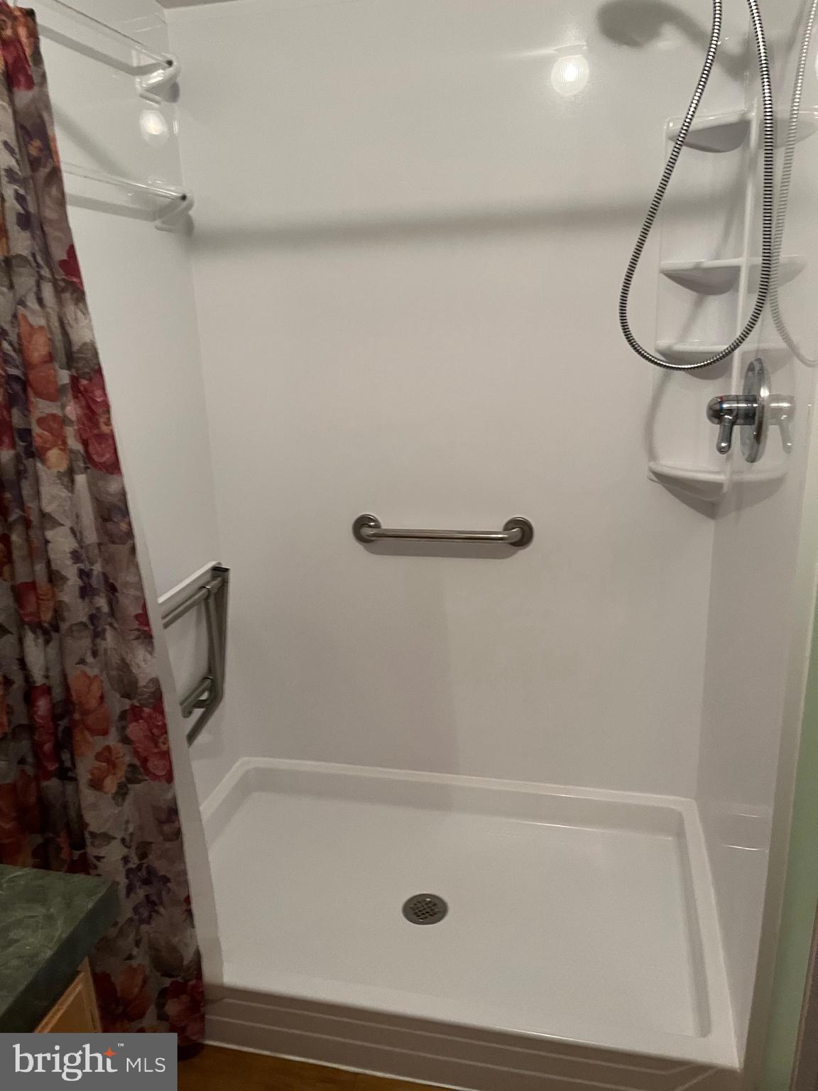 STRAWBERRY VILLAGE - Residential