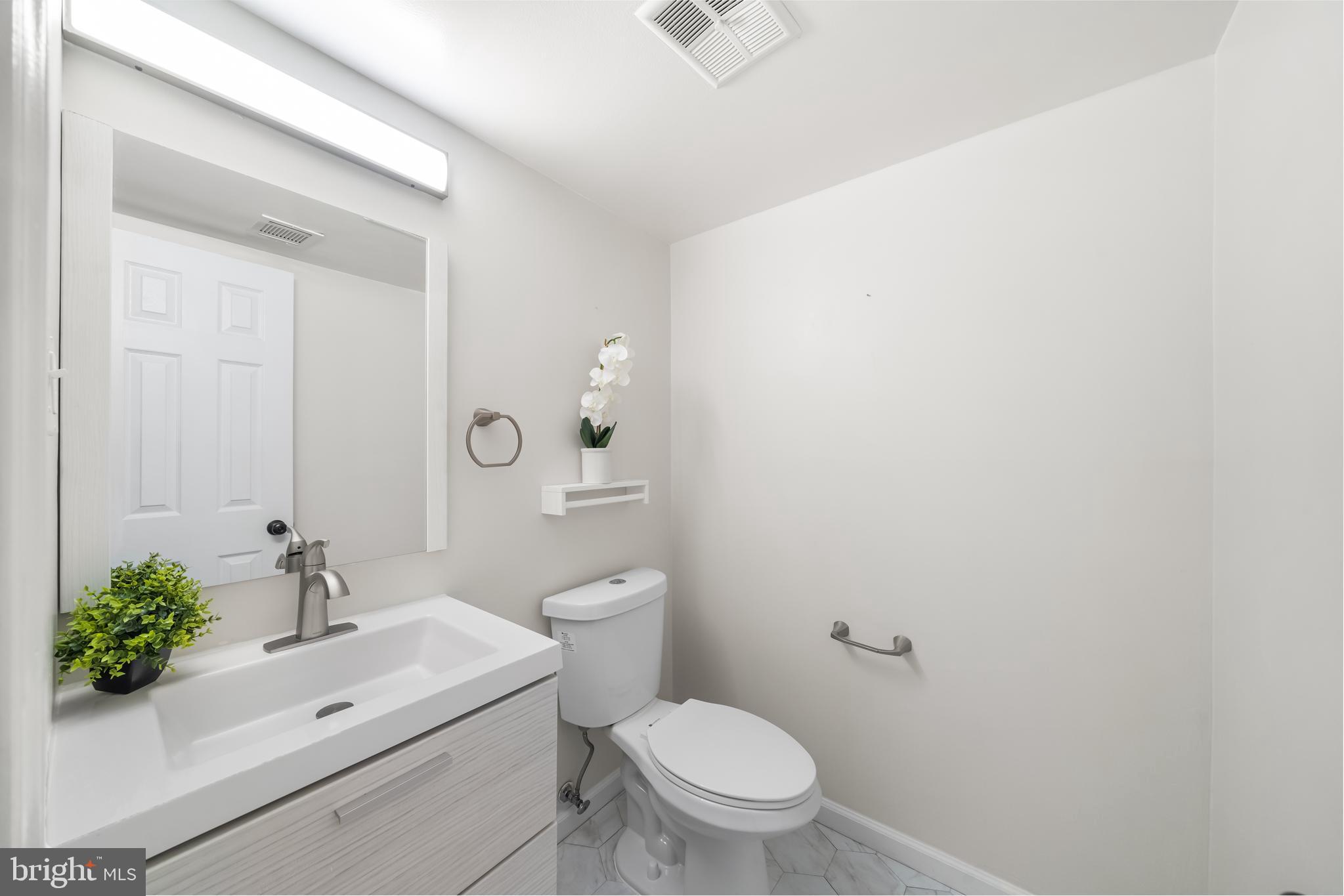 NEWINGTON STATION - Residential