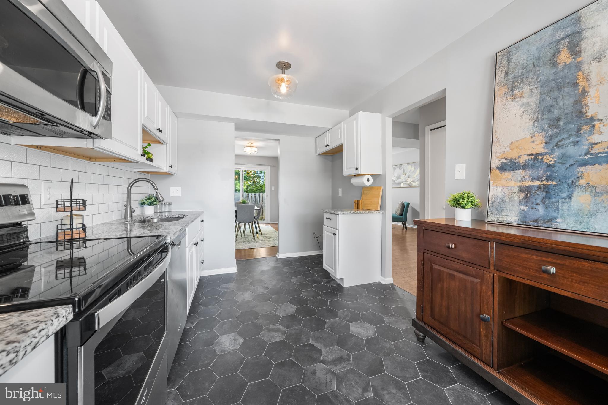 NEWINGTON STATION - Residential