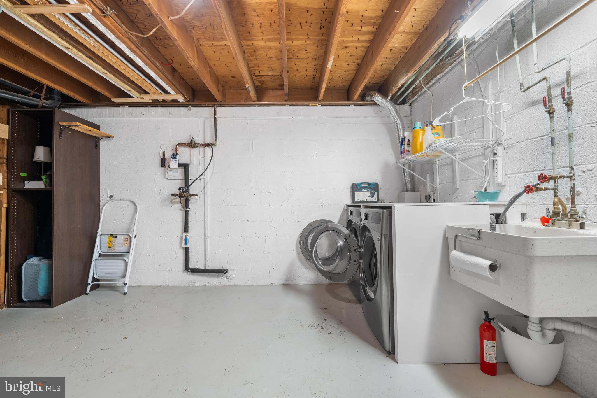 NEWINGTON STATION - Residential