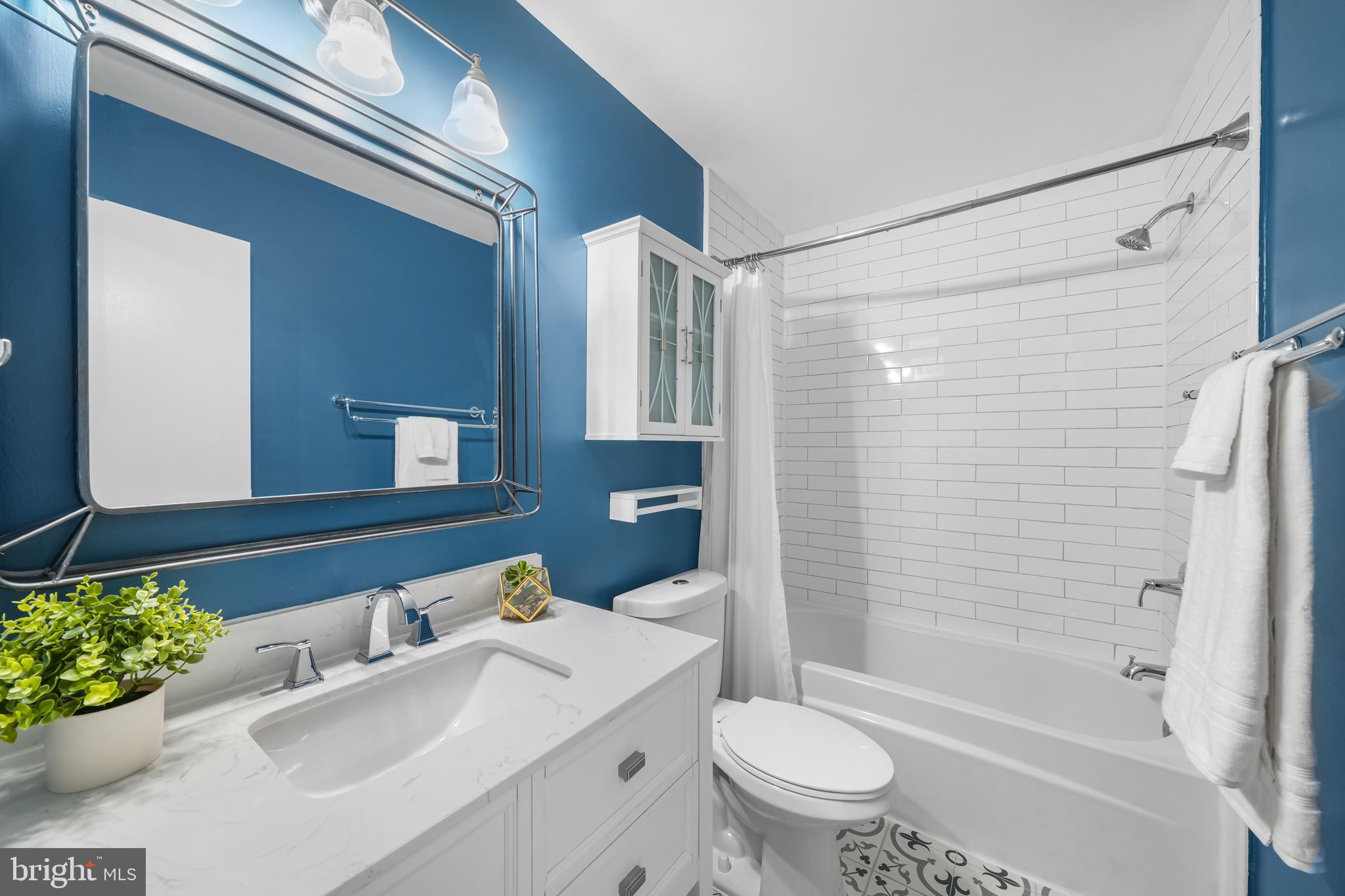 NEWINGTON STATION - Residential