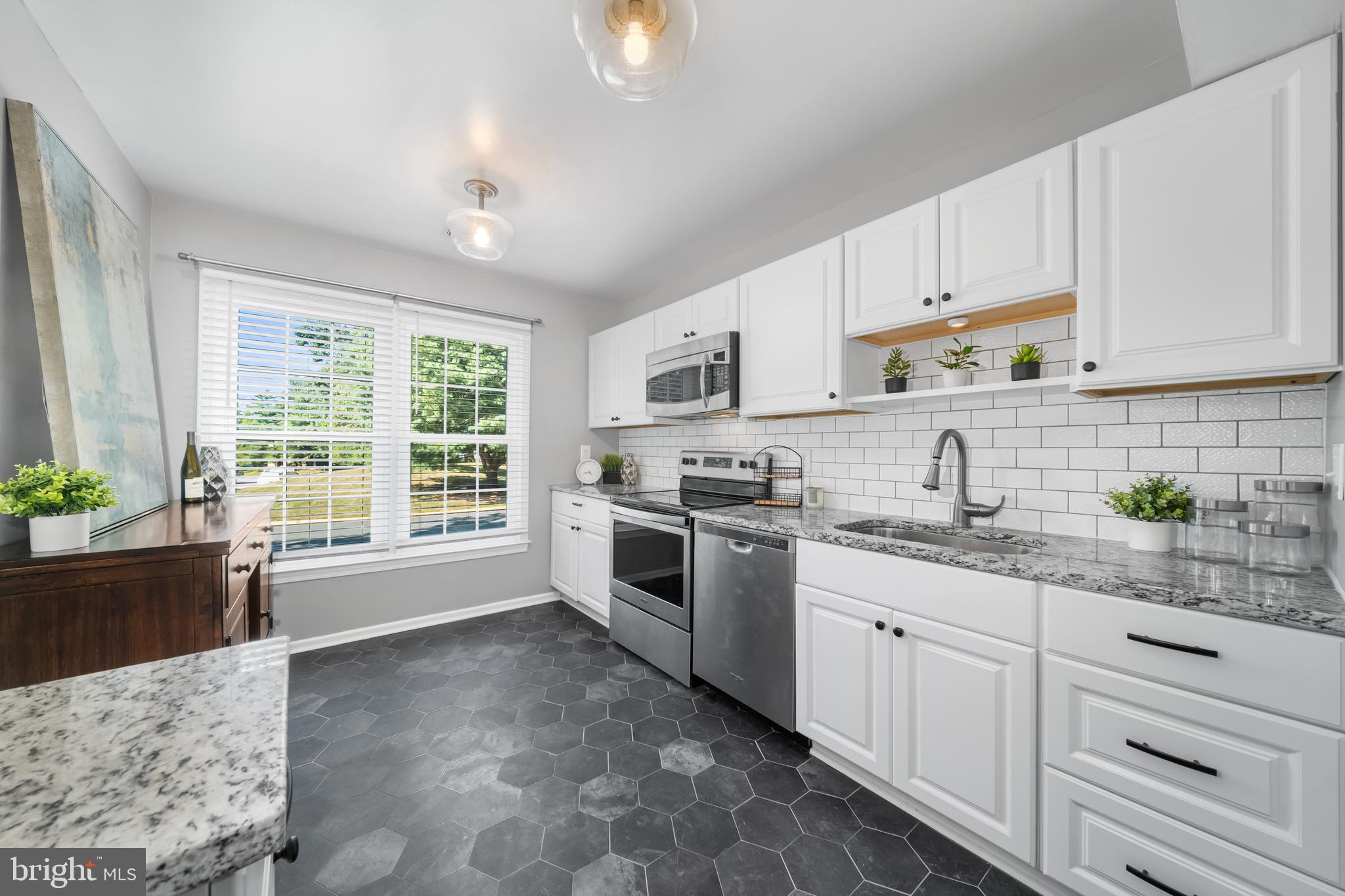 NEWINGTON STATION - Residential