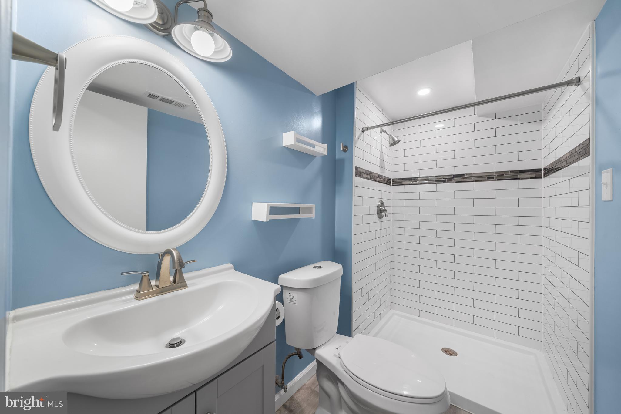 NEWINGTON STATION - Residential