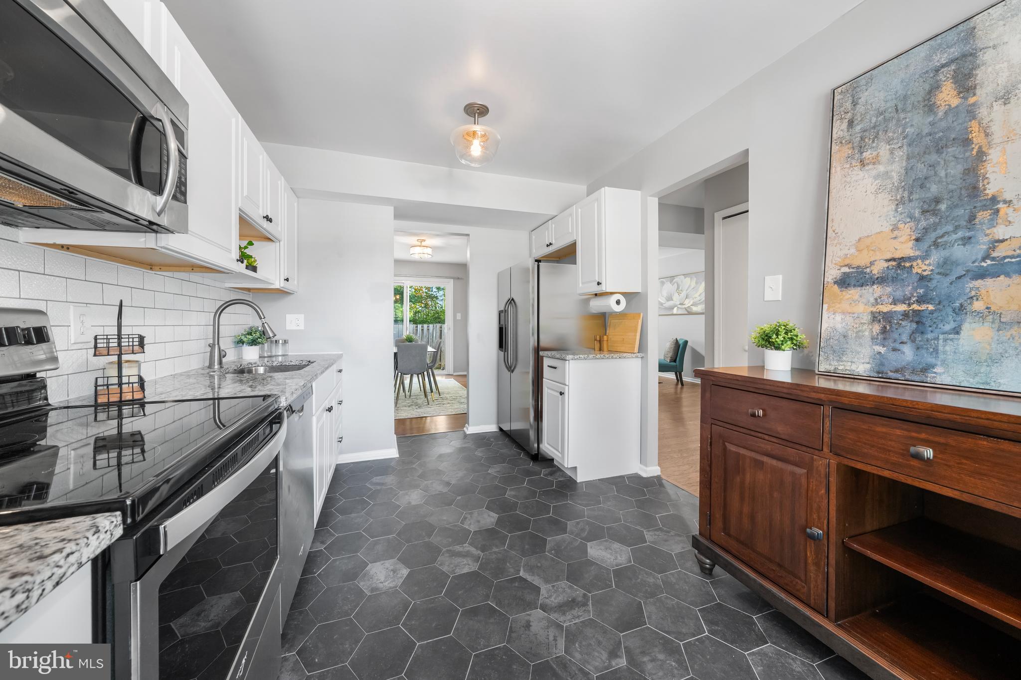 NEWINGTON STATION - Residential