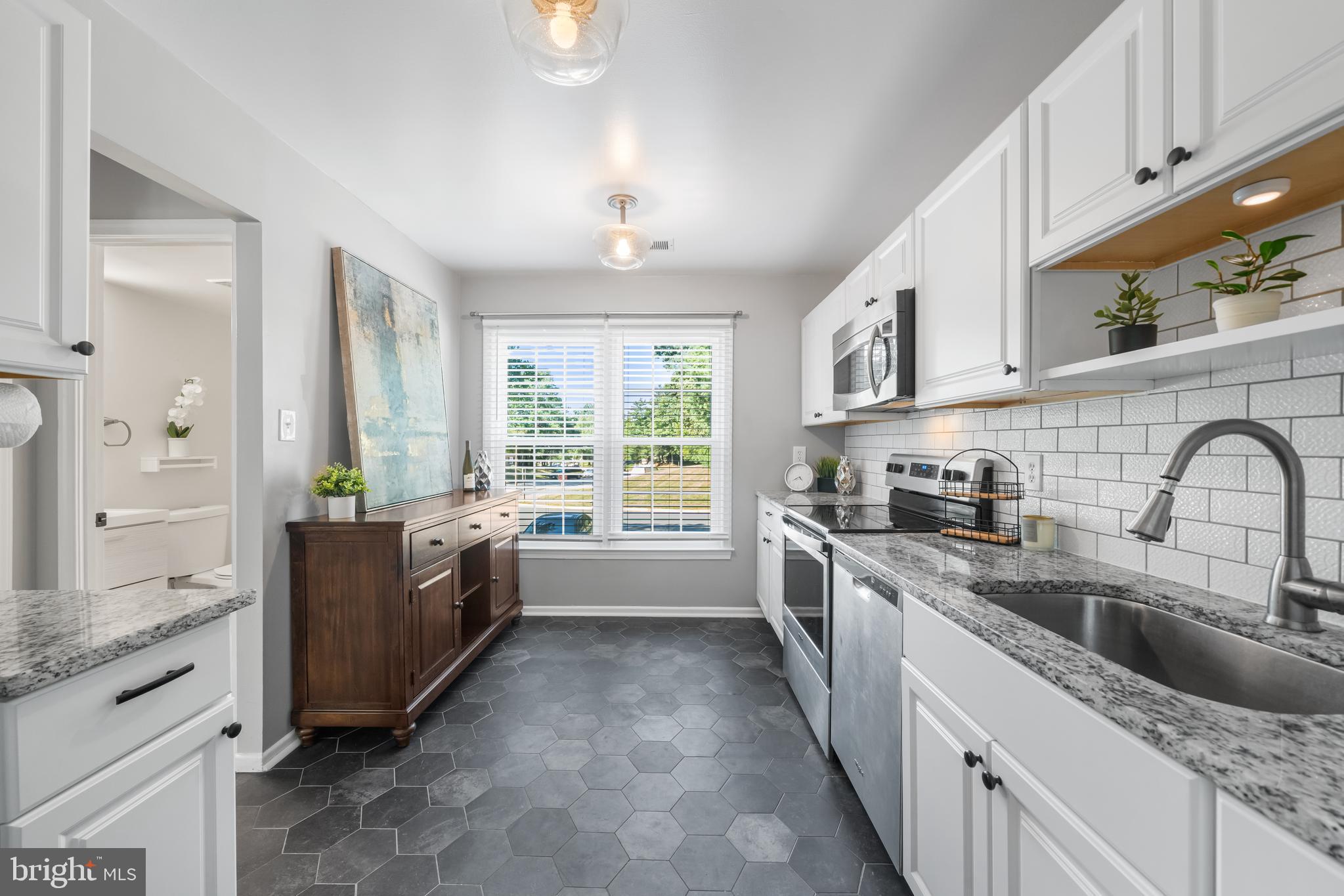 NEWINGTON STATION - Residential