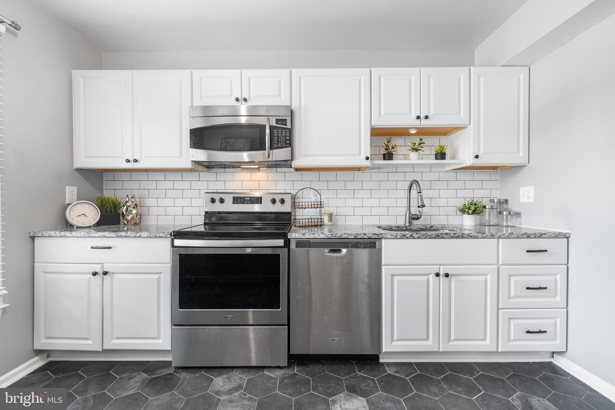 NEWINGTON STATION - Residential