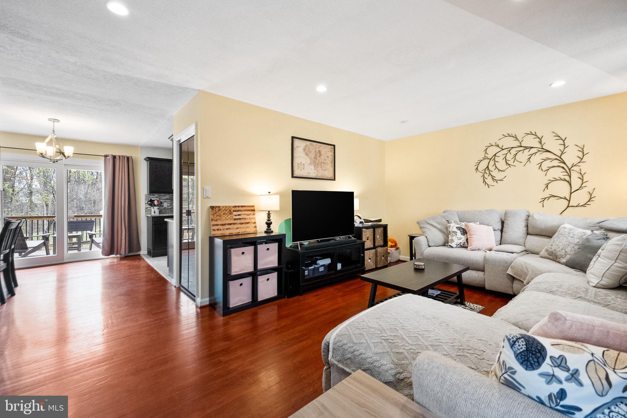 LOISDALE ESTATES - Residential