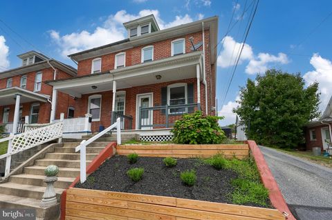 Photo of 27 W Willow Street, Elizabethtown, PA 17022 (MLS # PALA2057346)