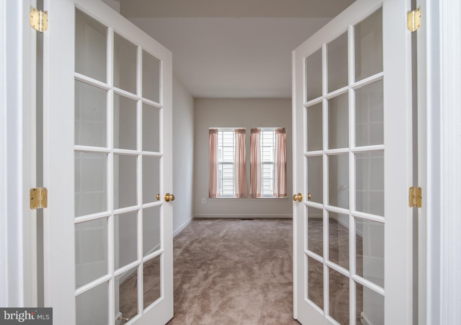 VIRGINIA HERITAGE AT LEE'S PARK - Residential