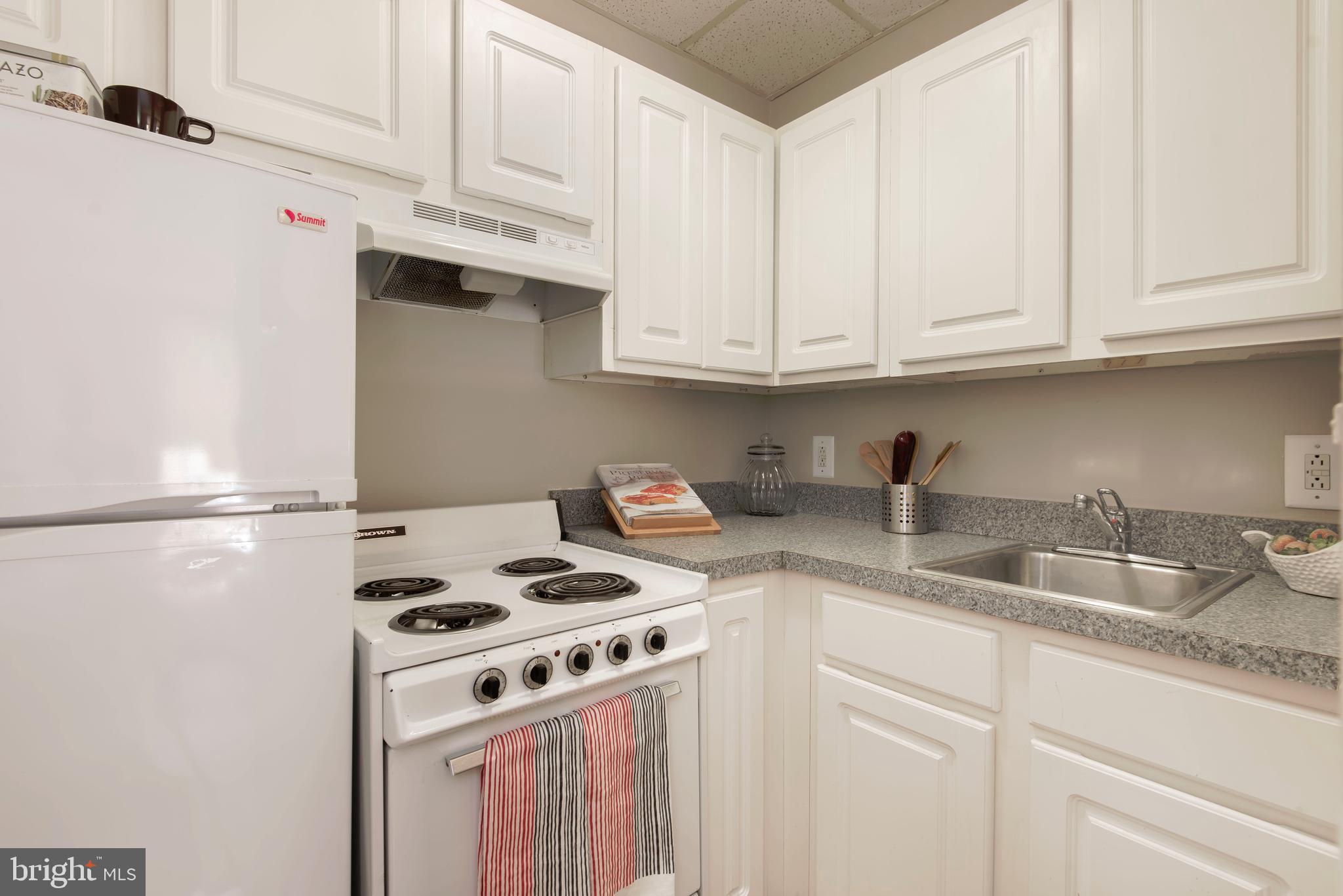 WASHINGTON SQ - Residential Lease