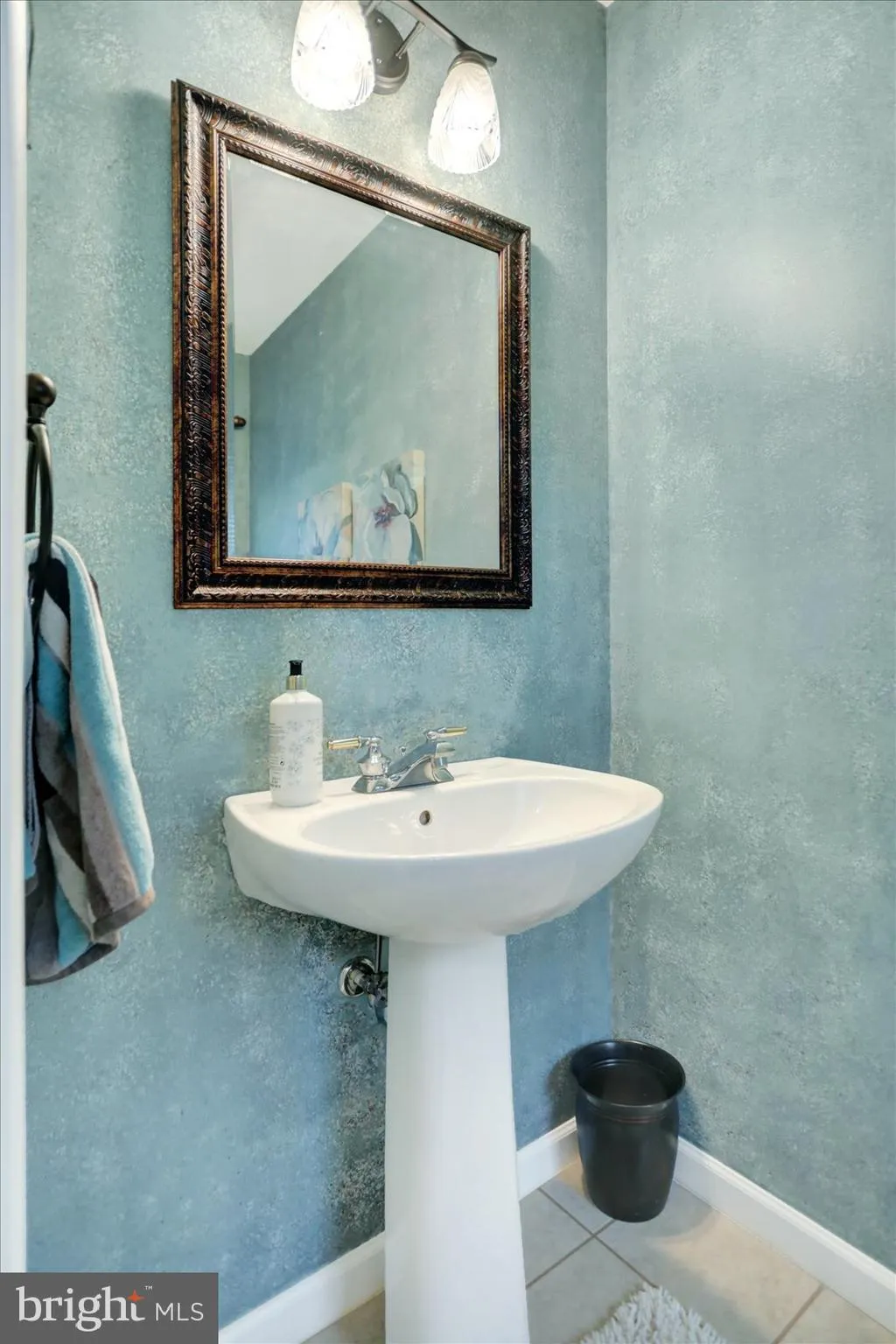 York, Pennsylvania 17406, United States, 3 Bedrooms Bedrooms, ,3 BathroomsBathrooms,Residential,Pending,135722