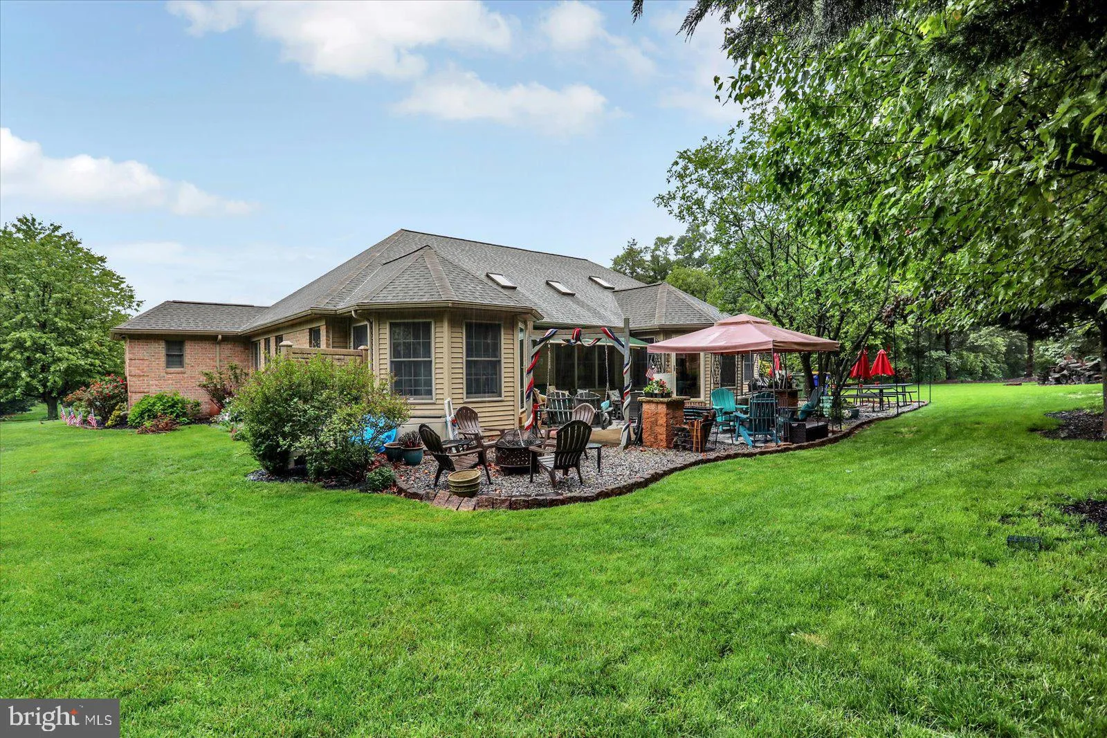 York, Pennsylvania 17406, United States, 3 Bedrooms Bedrooms, ,3 BathroomsBathrooms,Residential,Pending,135722