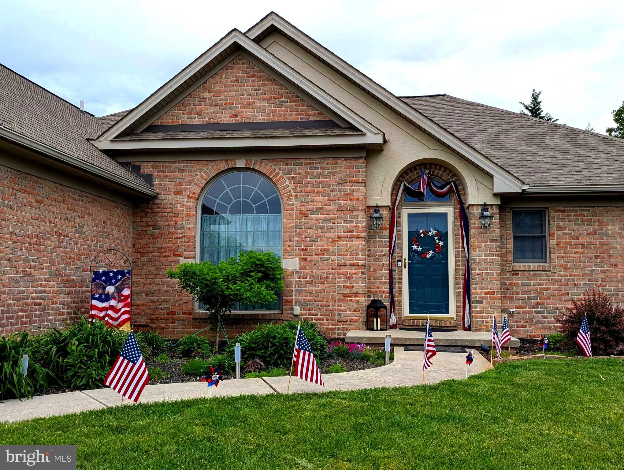 York, Pennsylvania 17406, United States, 3 Bedrooms Bedrooms, ,3 BathroomsBathrooms,Residential,Pending,135722