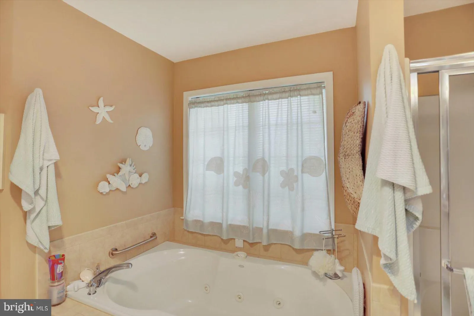 York, Pennsylvania 17406, United States, 3 Bedrooms Bedrooms, ,3 BathroomsBathrooms,Residential,Pending,135722