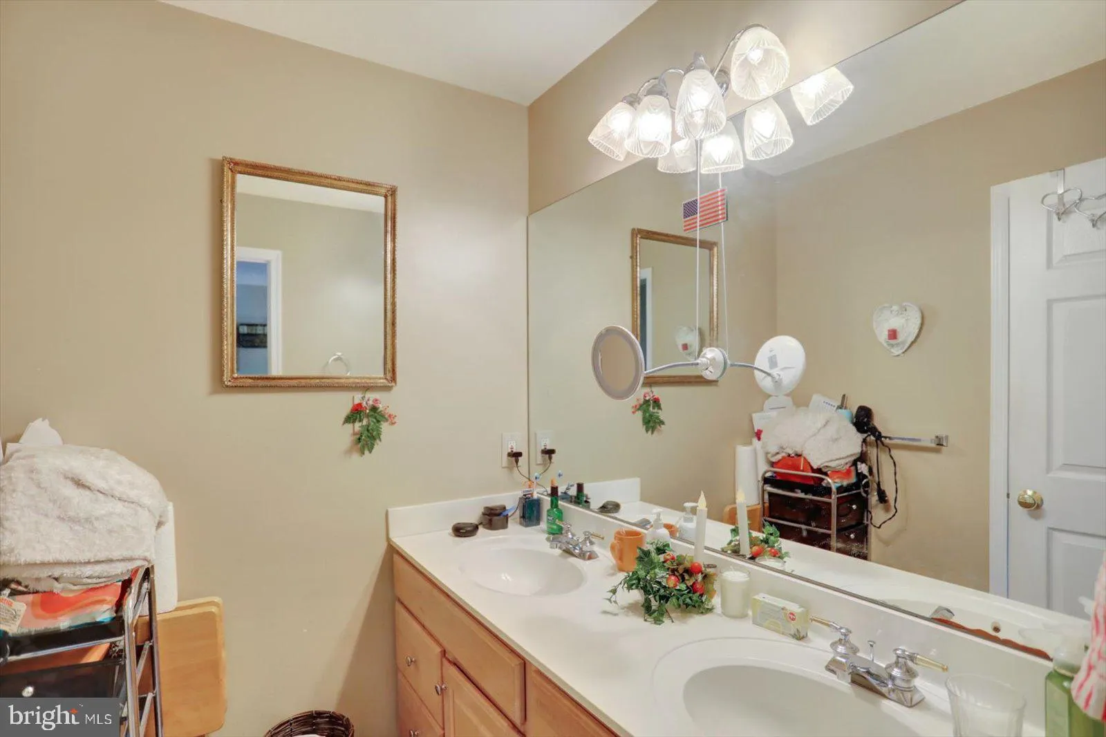 York, Pennsylvania 17406, United States, 3 Bedrooms Bedrooms, ,3 BathroomsBathrooms,Residential,Pending,135722