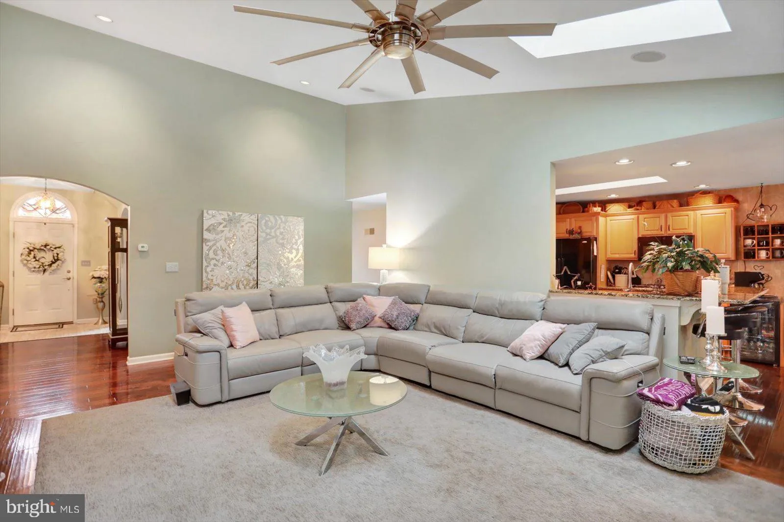 York, Pennsylvania 17406, United States, 3 Bedrooms Bedrooms, ,3 BathroomsBathrooms,Residential,Pending,135722