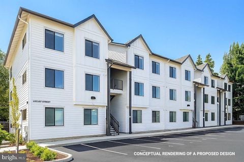 W LOCUST WOODSTOCK VA 22664