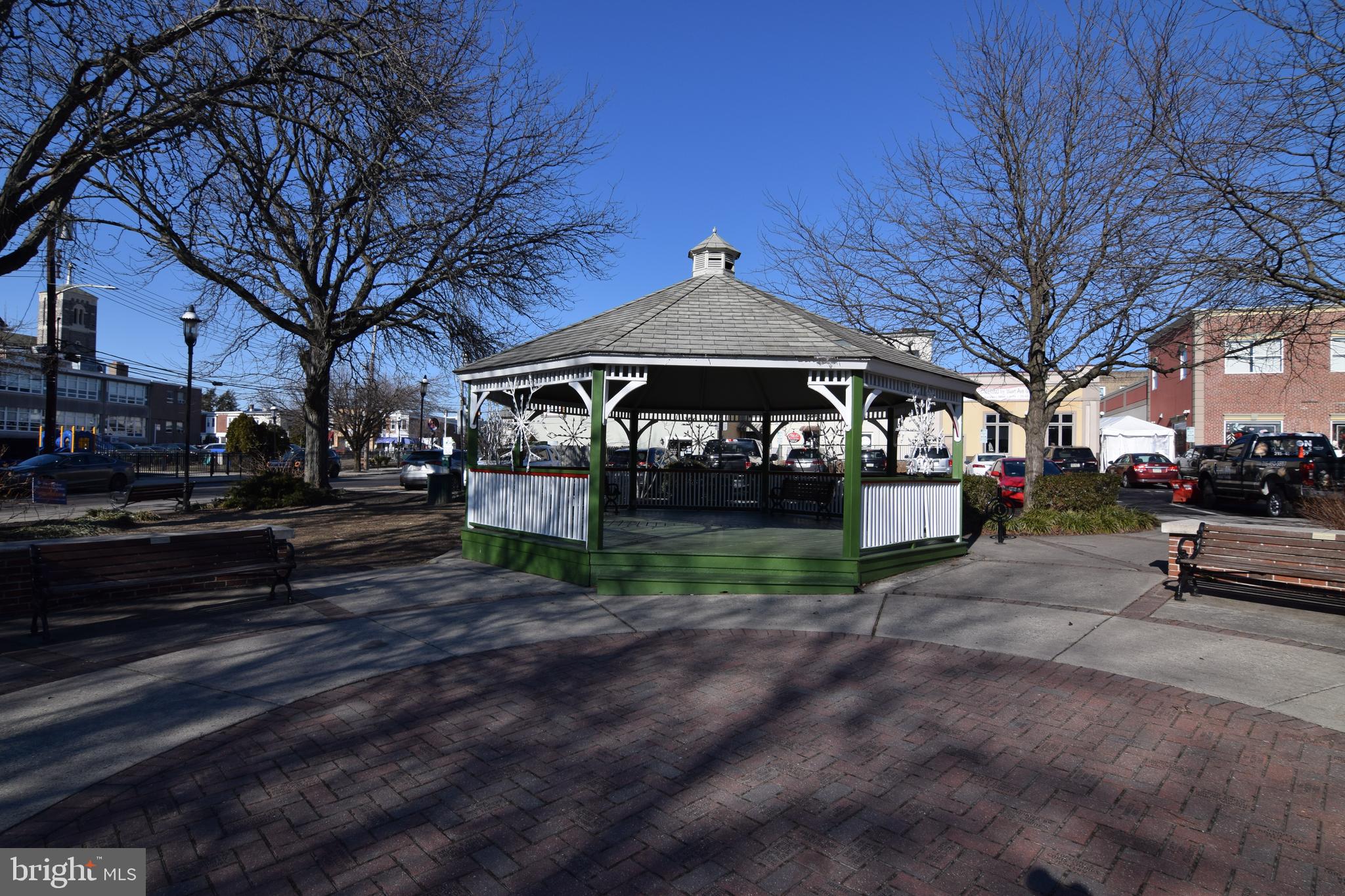 JENKINTOWN - Commercial Sale