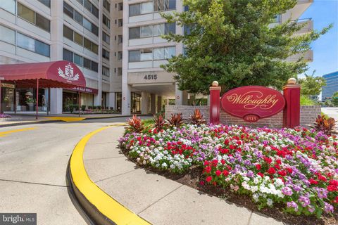 Photo of 4515 Willard Avenue #1210S, Chevy Chase, MD 20815 (MLS # MDMC2114052)