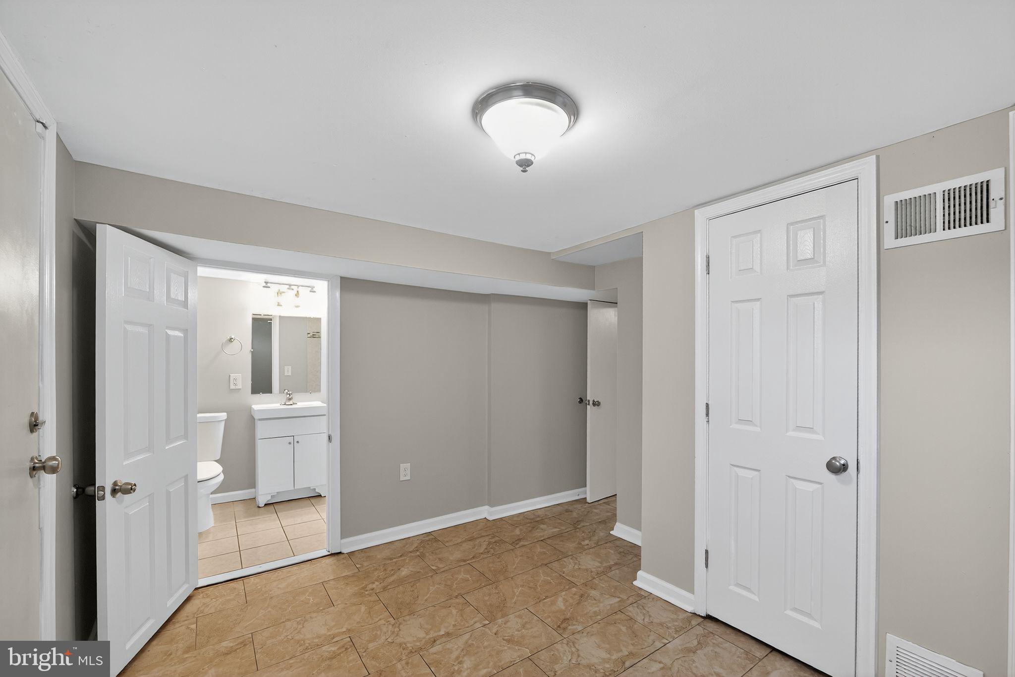RAMBLEWOOD - Residential