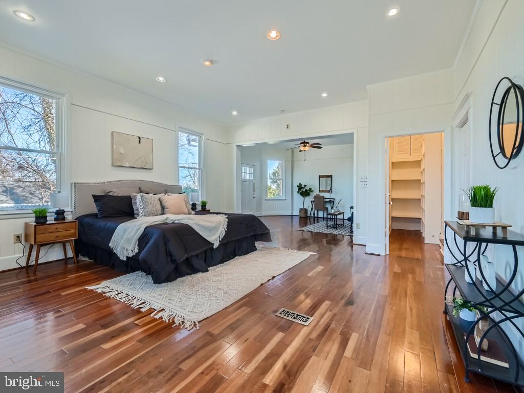 LOCH HILL - Residential