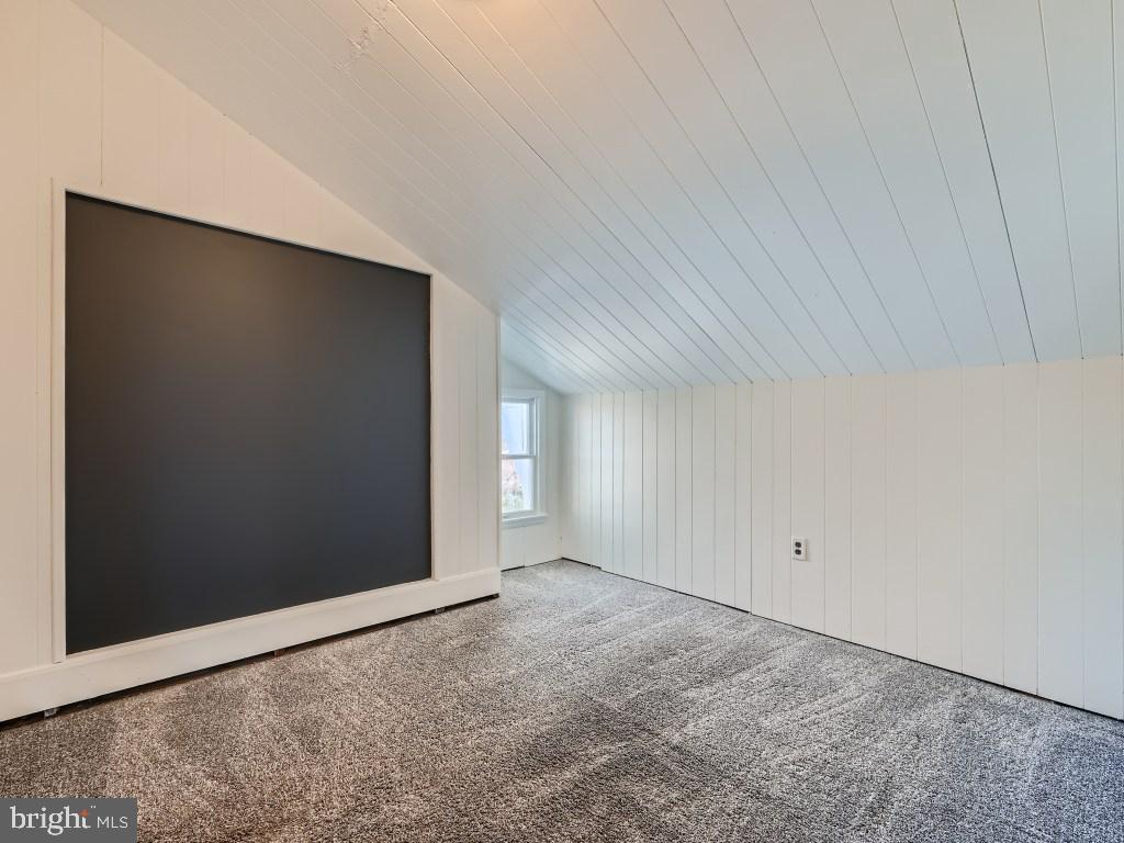 LOCH HILL - Residential