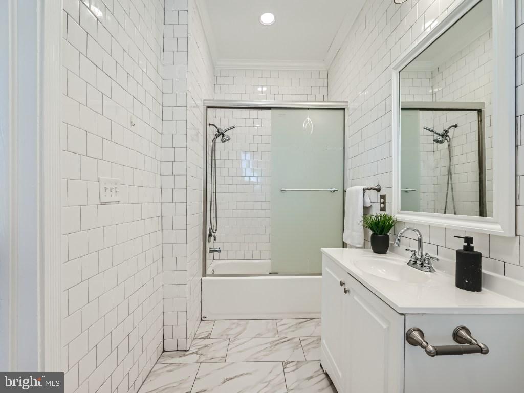 LOCH HILL - Residential