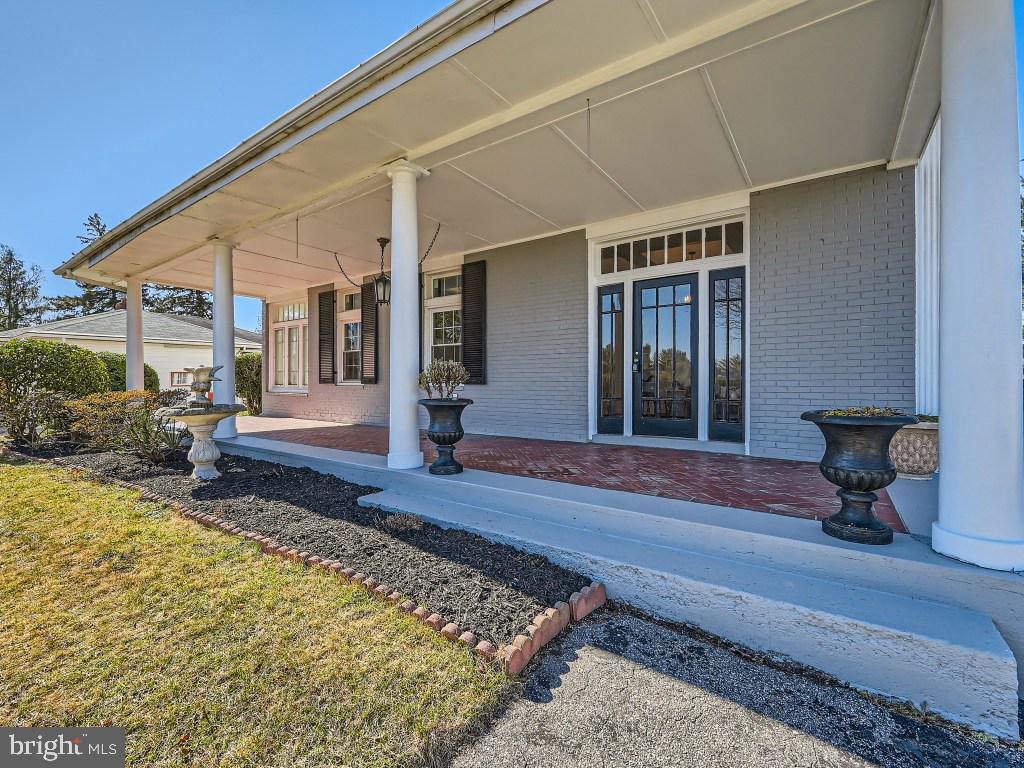 LOCH HILL - Residential