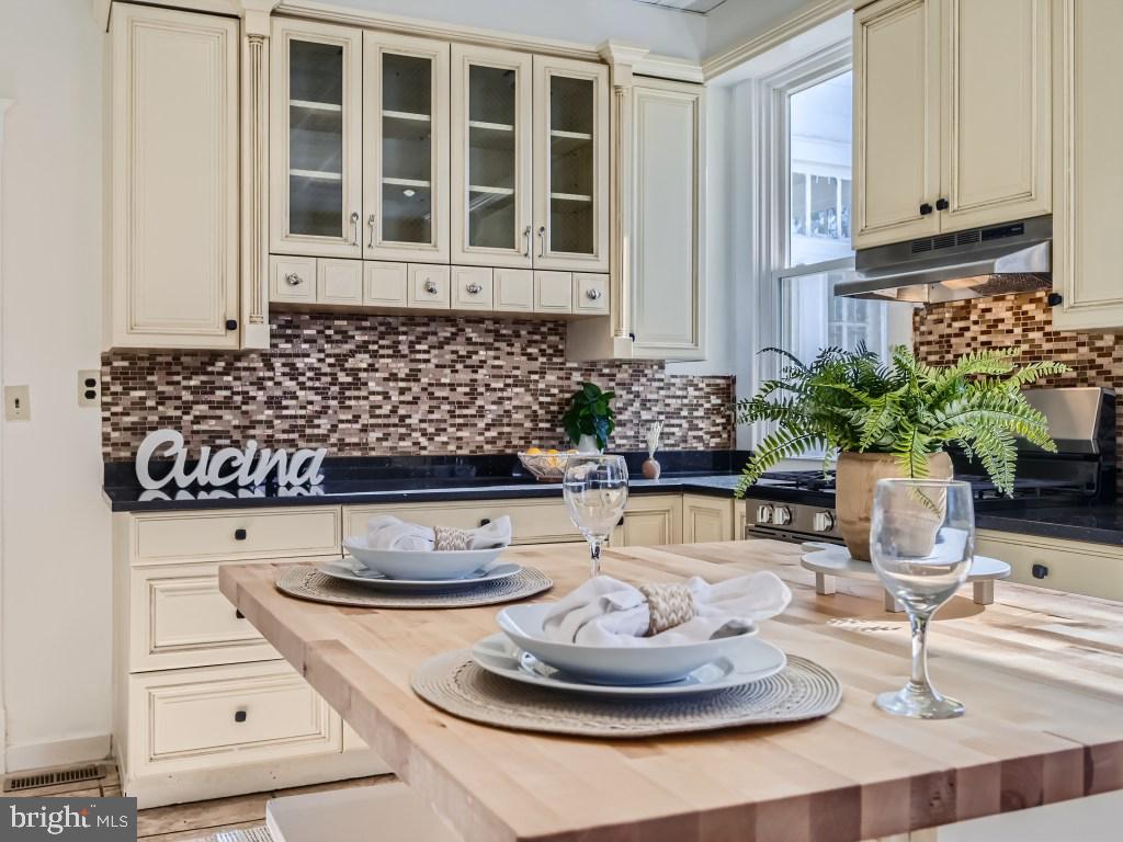 LOCH HILL - Residential