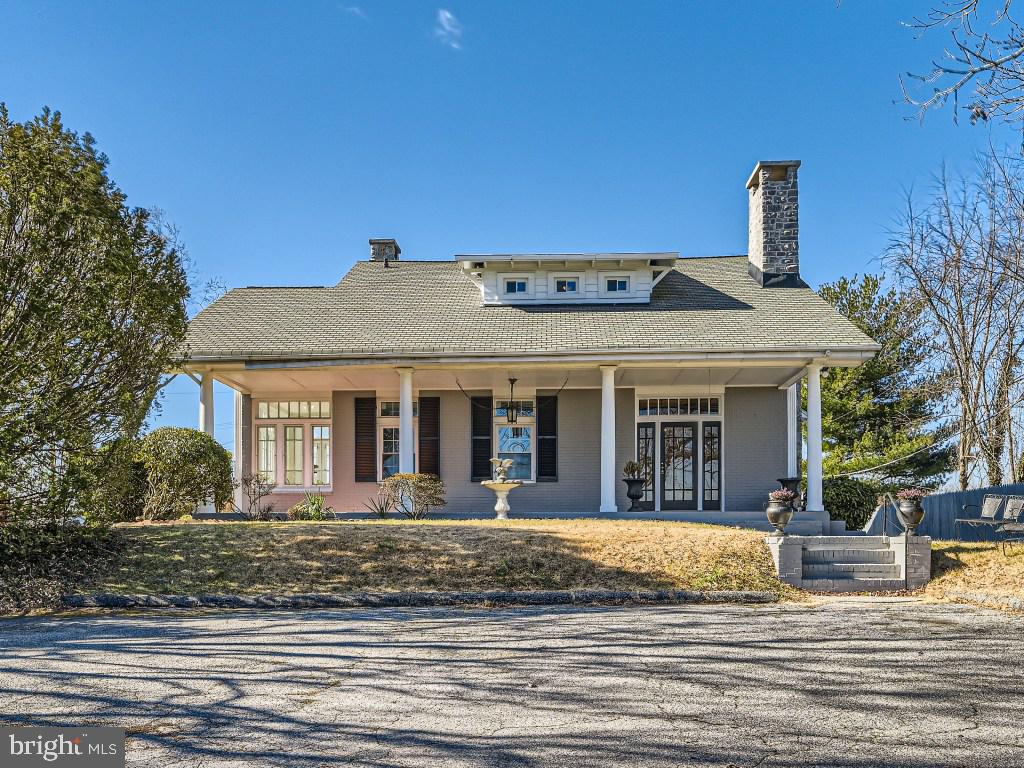 LOCH HILL - Residential