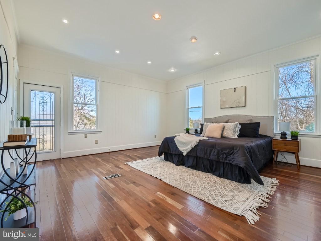 LOCH HILL - Residential