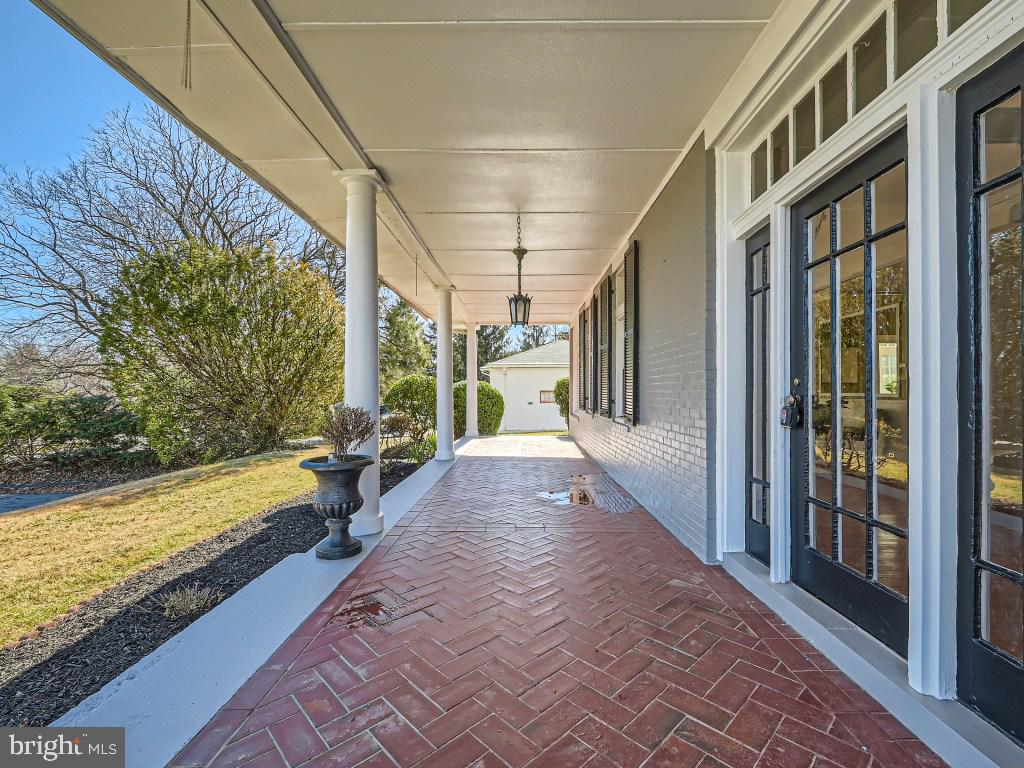 LOCH HILL - Residential