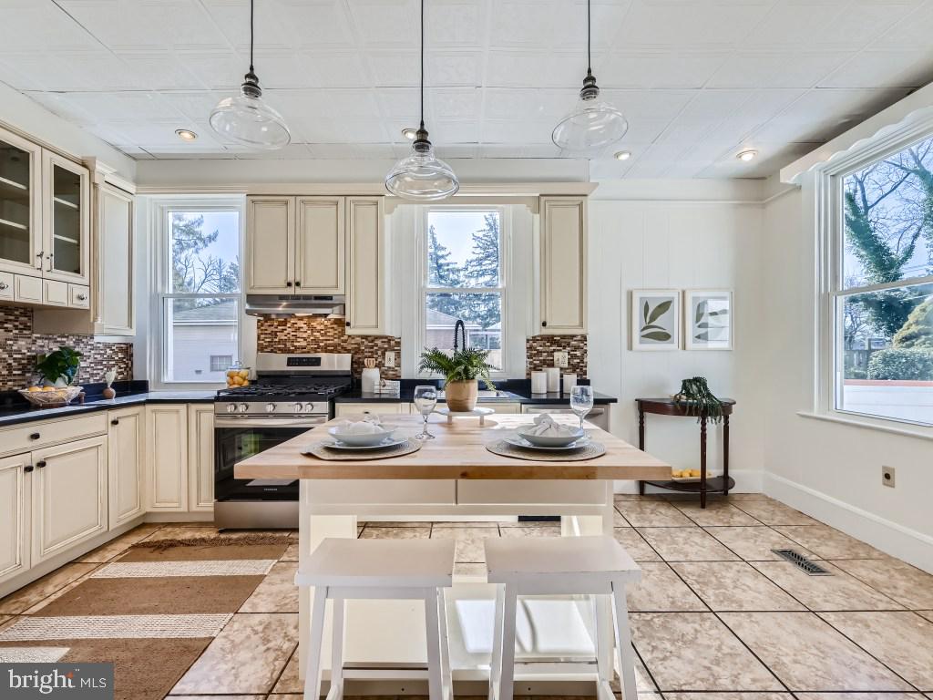 LOCH HILL - Residential