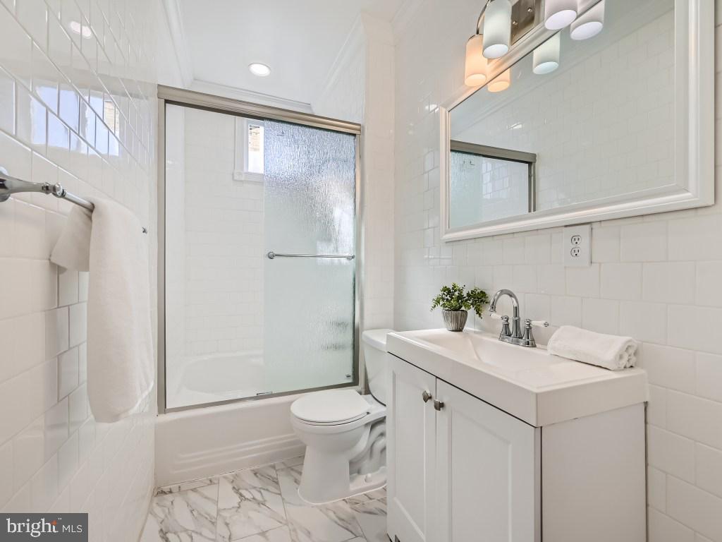 LOCH HILL - Residential