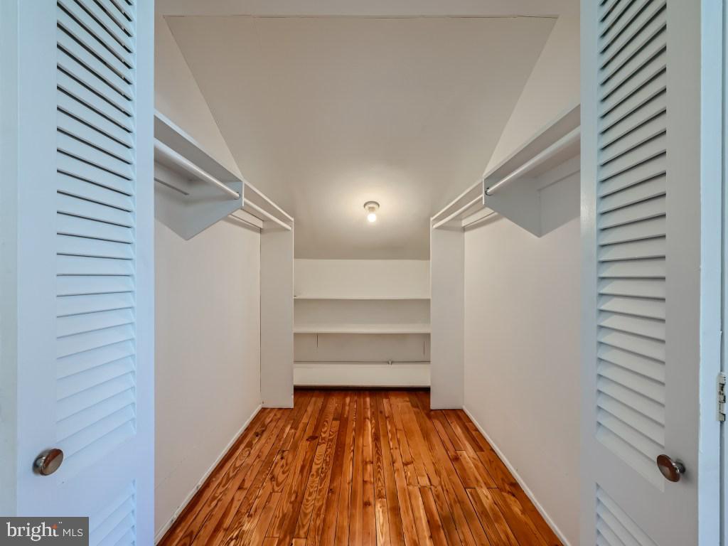 LOCH HILL - Residential