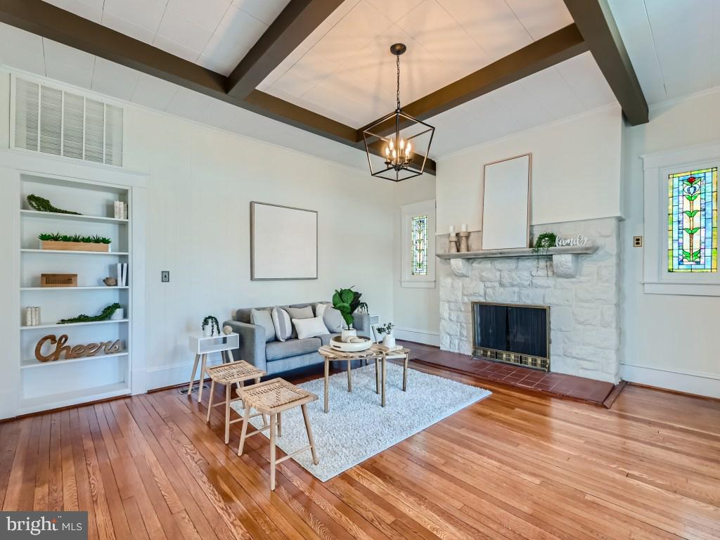 LOCH HILL - Residential